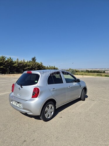 Nissan March-8