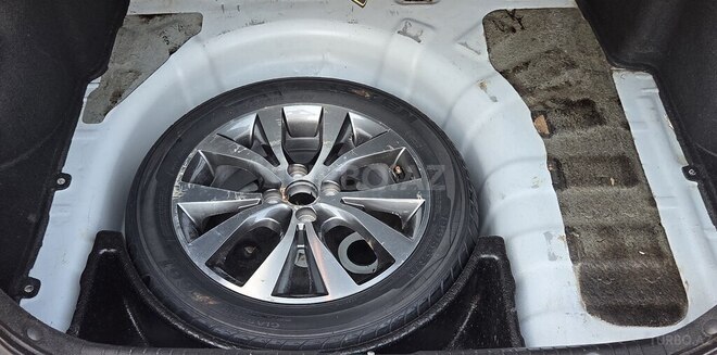 Hyundai Accent-15
