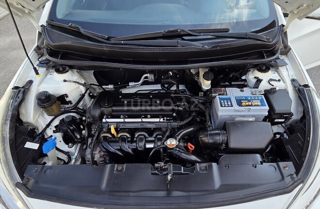 Hyundai Accent-16
