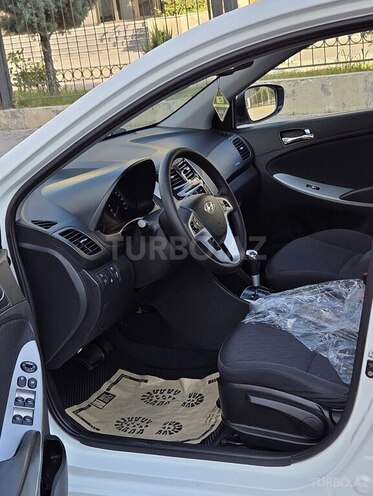 Hyundai Accent-18