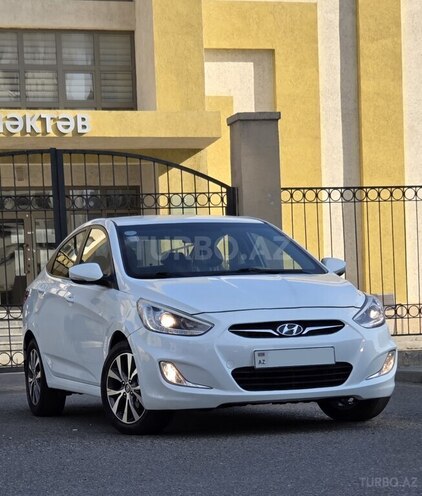 Hyundai Accent-4
