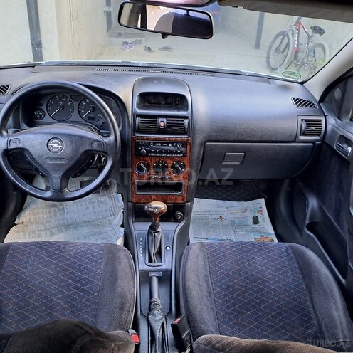 Opel Astra-11