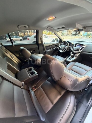 Chevrolet Cruze-15