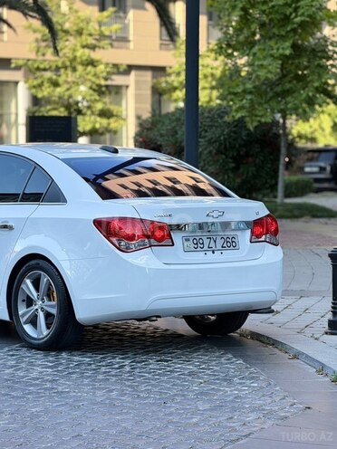 Chevrolet Cruze-12