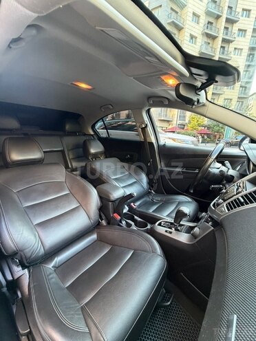Chevrolet Cruze-16