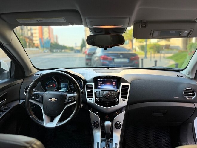 Chevrolet Cruze-17