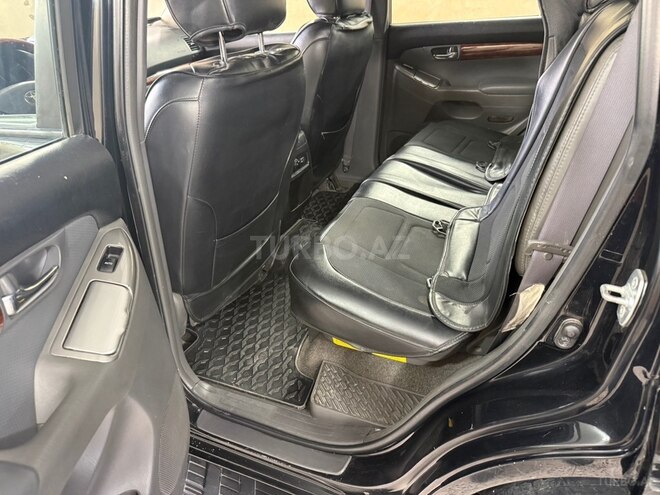 Toyota Land Cruiser Prado-8