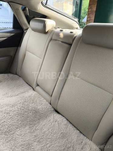 Toyota Prius-12