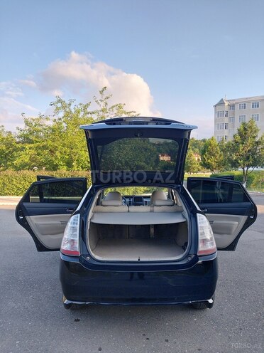 Toyota Prius-8