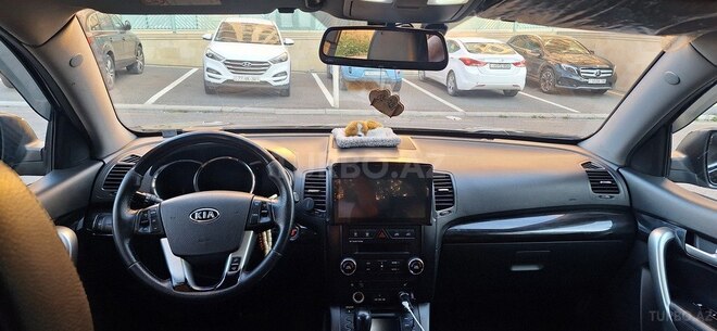 Kia Sorento-12
