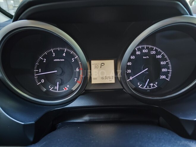 Toyota Land Cruiser Prado-12