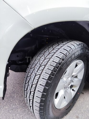 Toyota Land Cruiser Prado-17