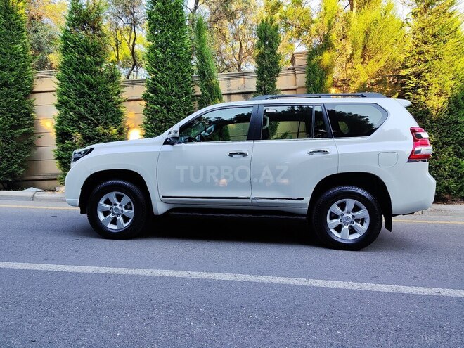 Toyota Land Cruiser Prado-3