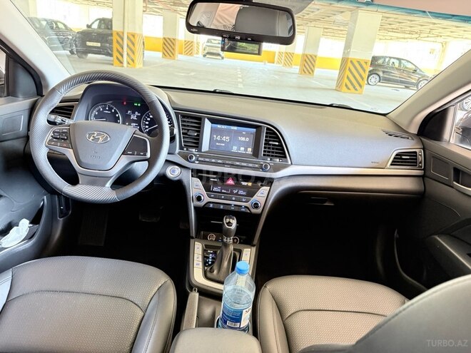 Hyundai Avante-4