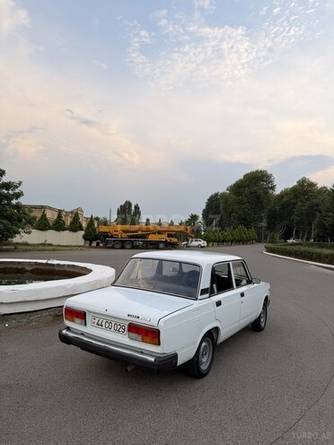 LADA (VAZ) 2107-15