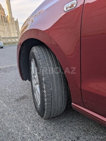 Volkswagen Polo-7
