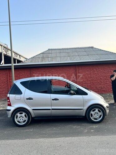 Mercedes A 140-4