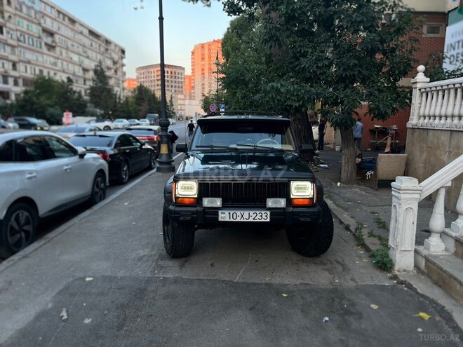 Jeep Cherokee-1