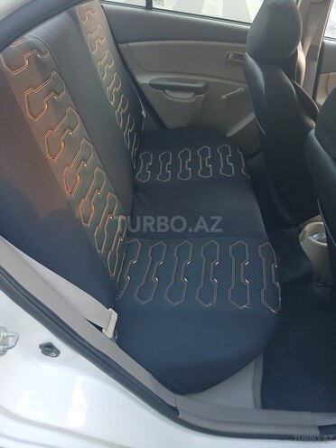 Kia Rio-11