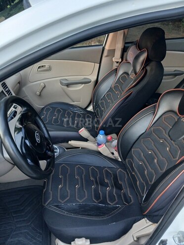 Kia Rio-13