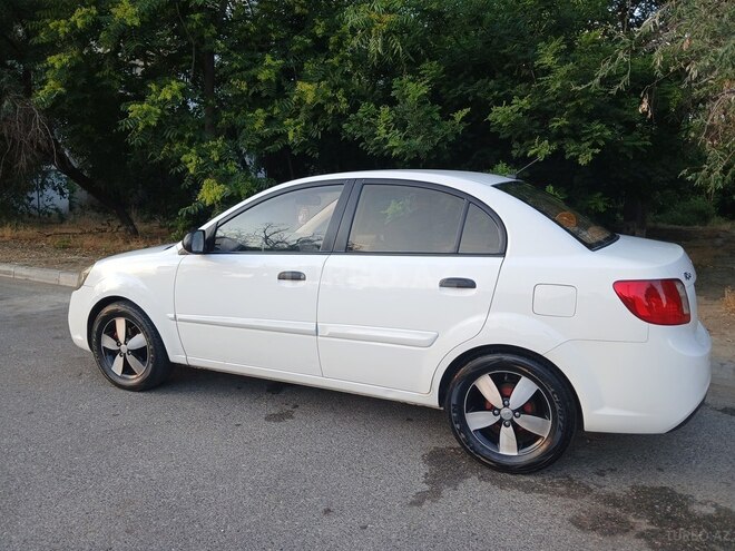 Kia Rio-5