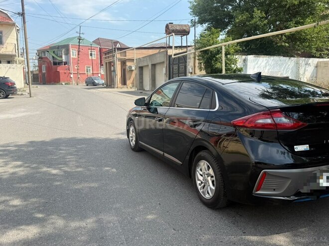 Hyundai IONIQ-4