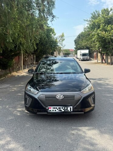 Hyundai IONIQ-1