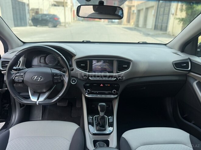 Hyundai IONIQ-19