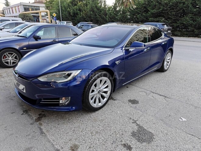 Tesla Model S-2