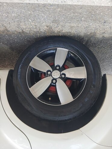 Kia Rio-16
