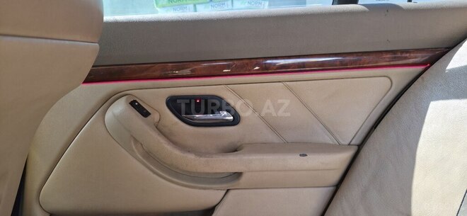 BMW 528-10