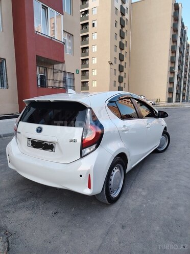 Toyota Aqua-6