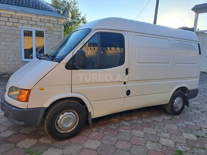 Ford Transit-4