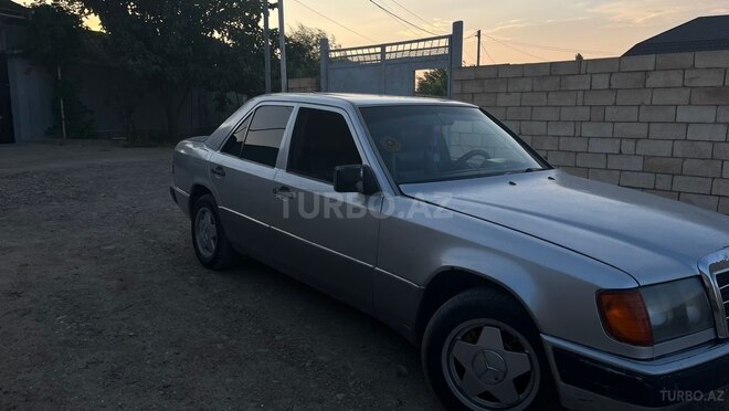 Mercedes 200 D-4