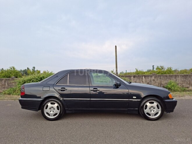 Mercedes C 220-12