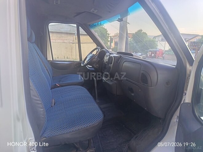 Ford Transit-4