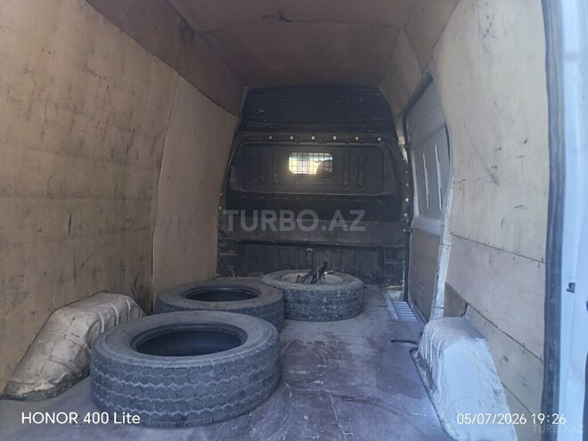 Ford Transit-5
