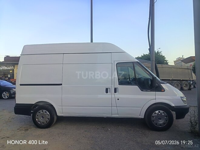 Ford Transit-6