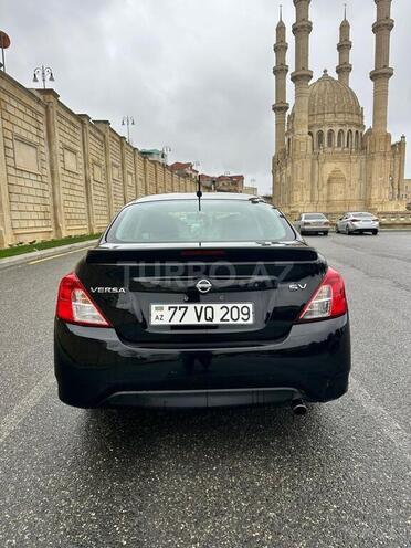 Nissan Versa-2