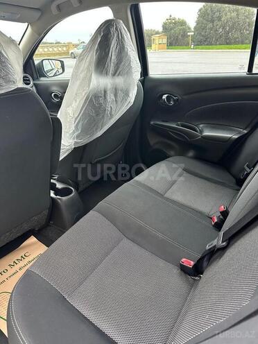 Nissan Versa-7