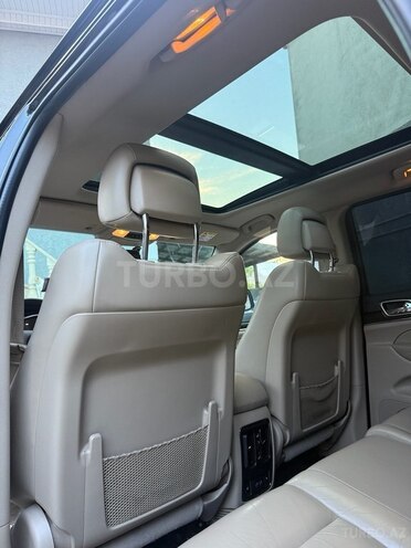 Jeep Grand Cherokee-11