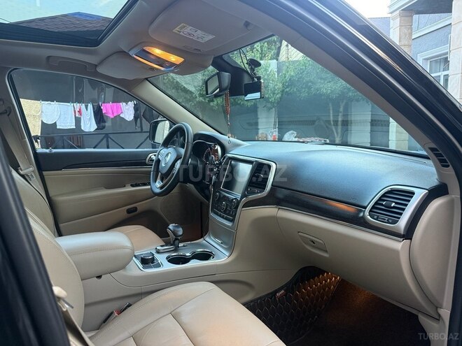 Jeep Grand Cherokee-14