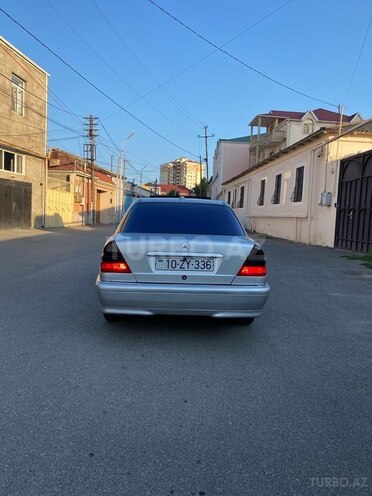 Mercedes C 220-2