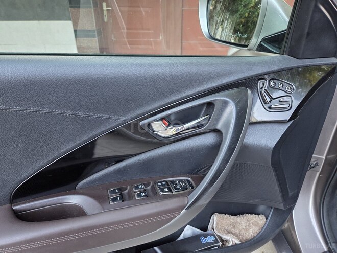 Hyundai Azera-7