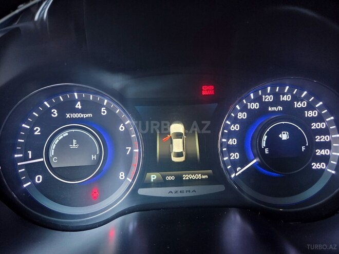 Hyundai Azera-11
