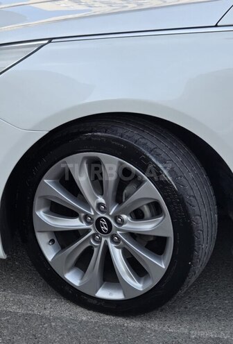 Hyundai Sonata-11