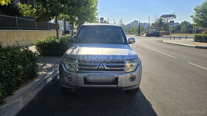 Mitsubishi Pajero-1