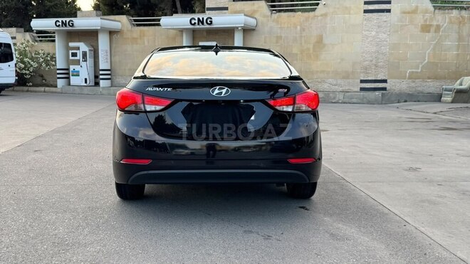 Hyundai Avante-5