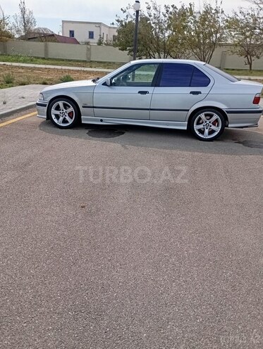 BMW 320-2