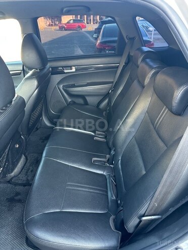 Kia Sorento-13